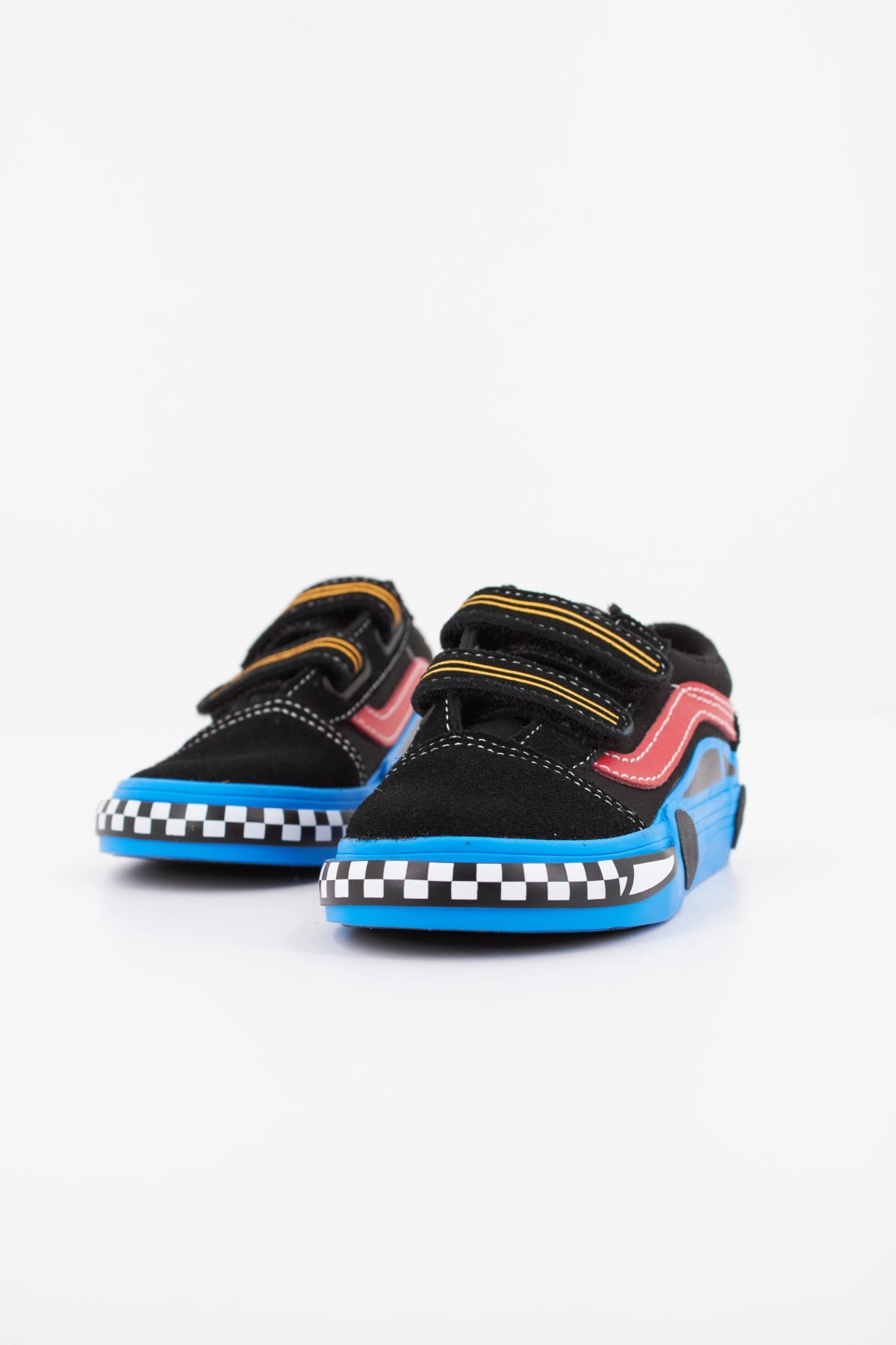 VANS OLD SKOOL V CAR en color NEGRO (2)
