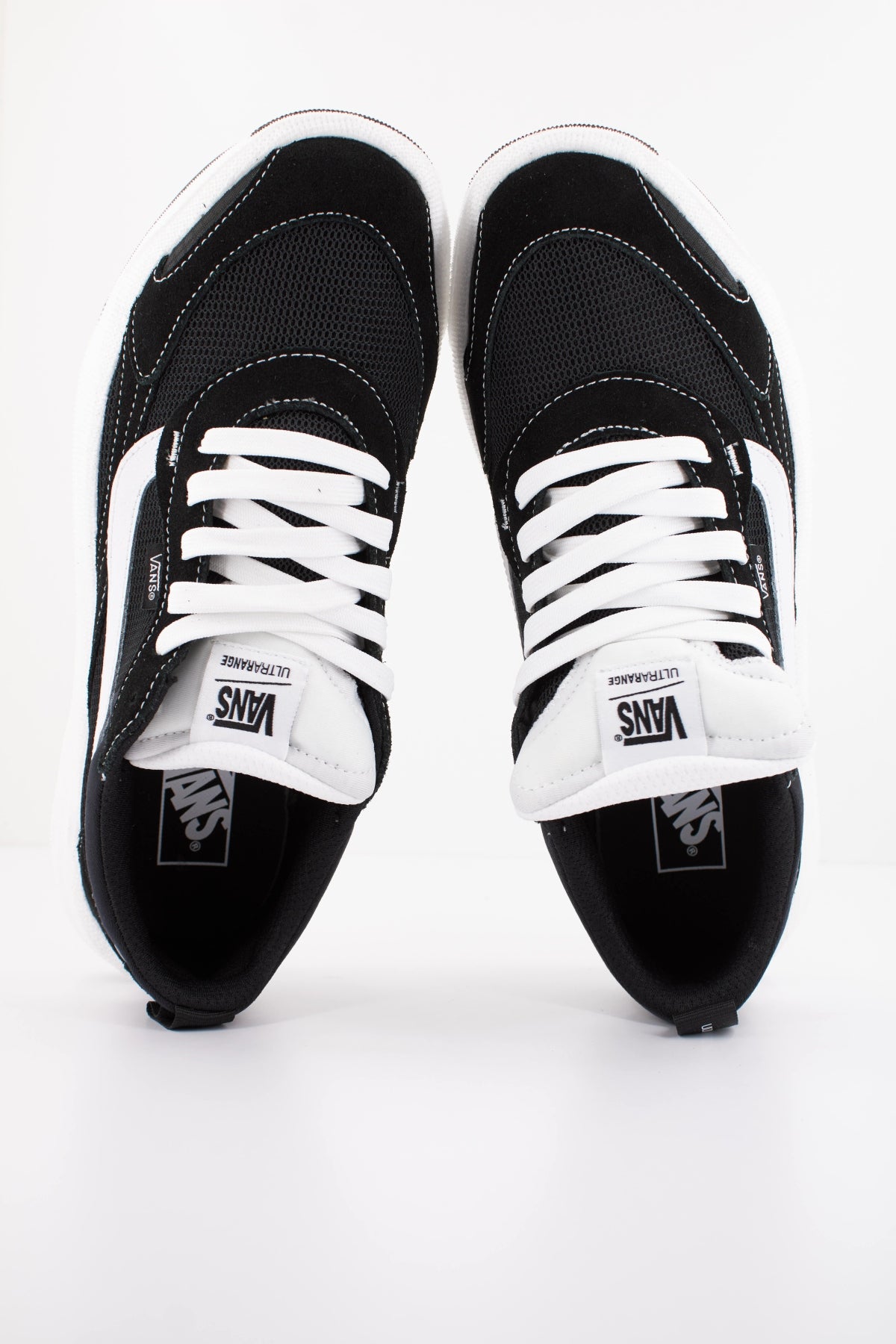 VANS ULTRARANGE NEO . en color NEGRO (3)