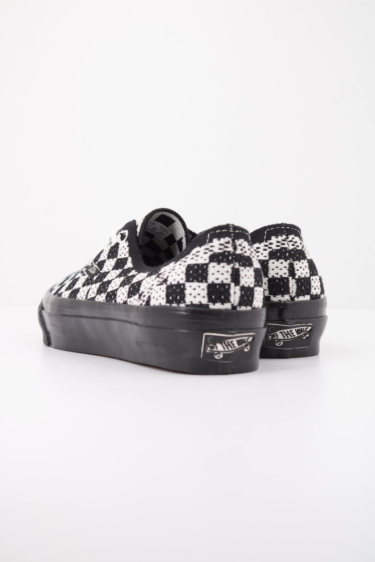 VANS VNEJCKP en color NEGRO (4)