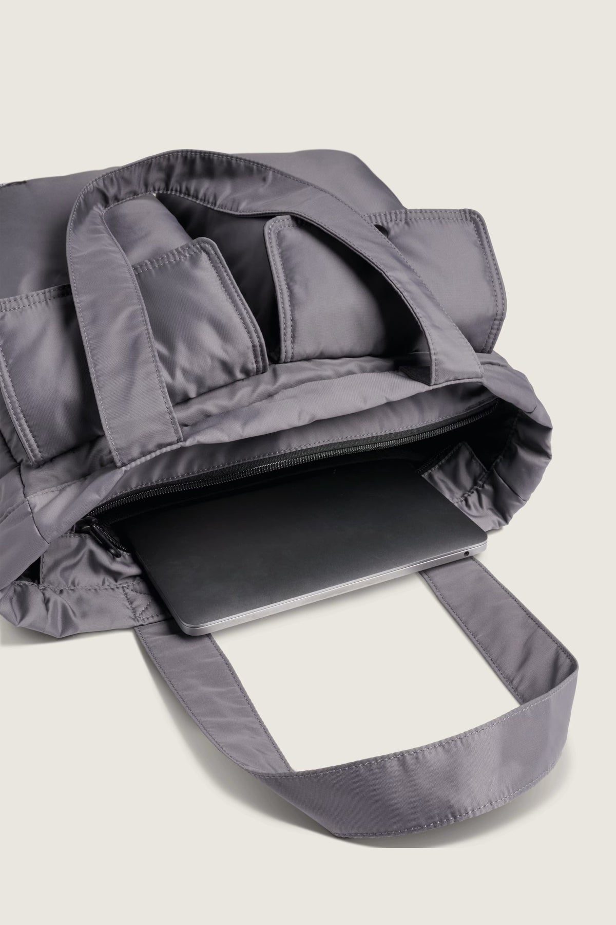 VANS VNTO LAWLER TOTE en color GRIS (3)