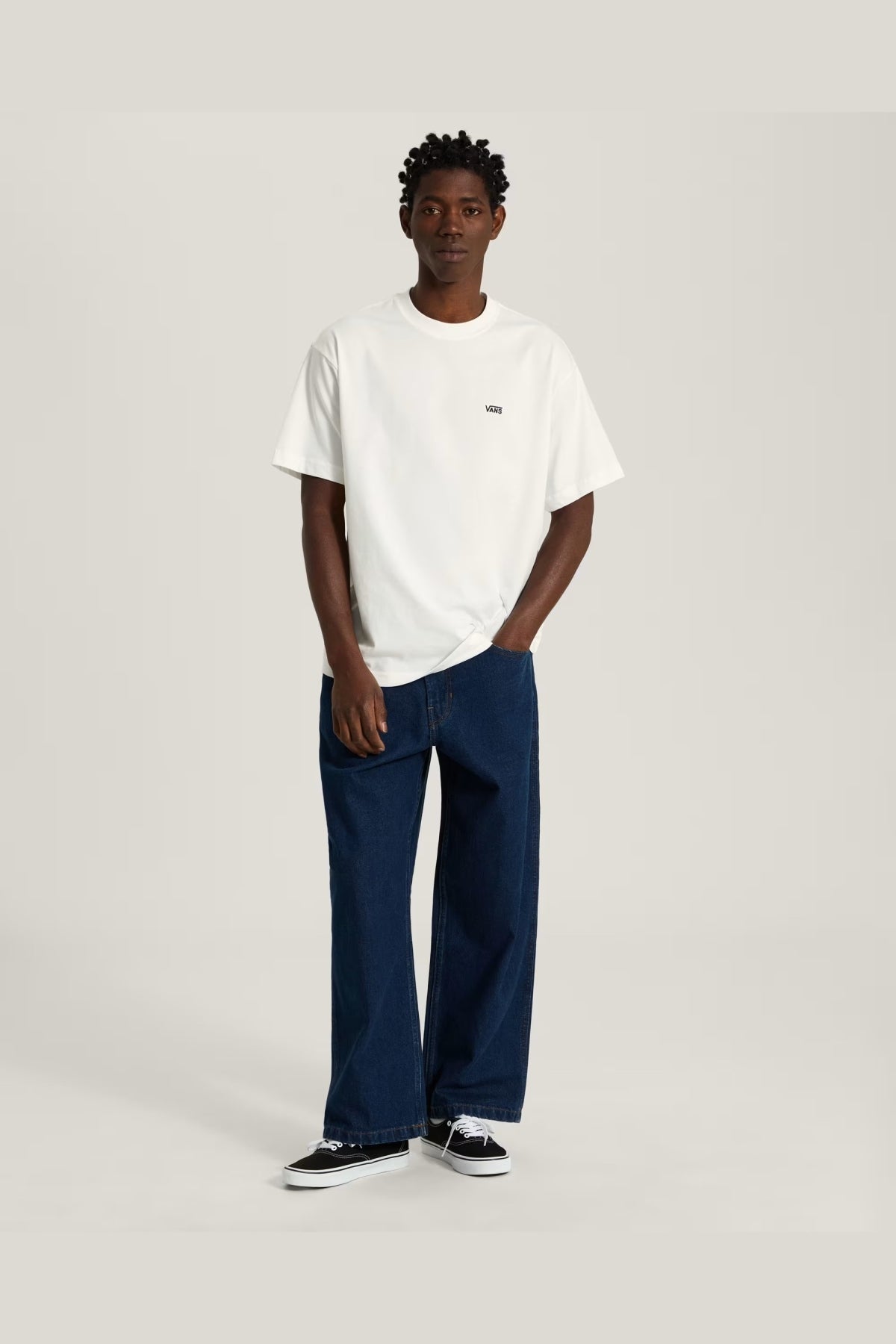 VANS VNTBXYB NEW LEFT CHEST SS TEE en color BLANCO (1)
