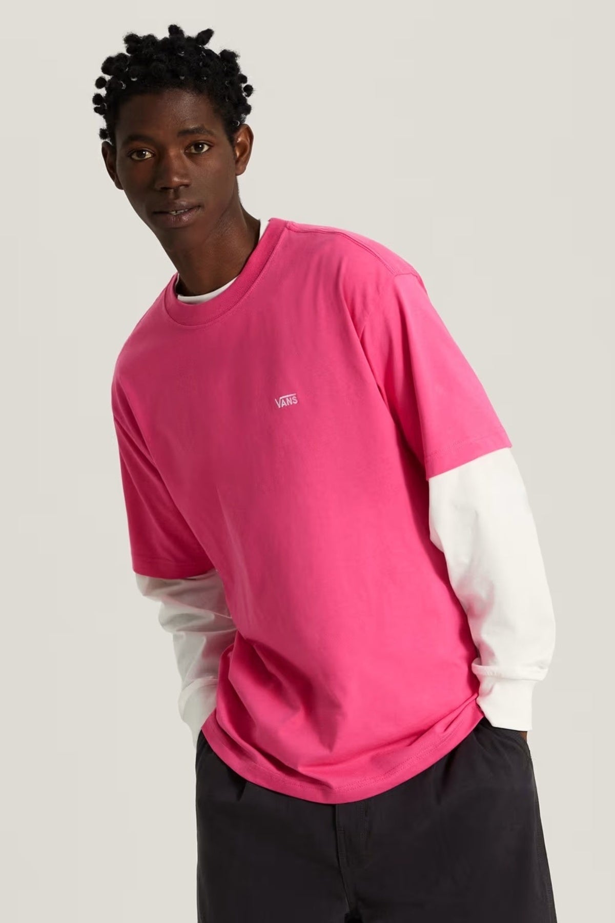 VANS VNFFGSE LEFT CHEST II LOOSE SS en color ROSA (1)