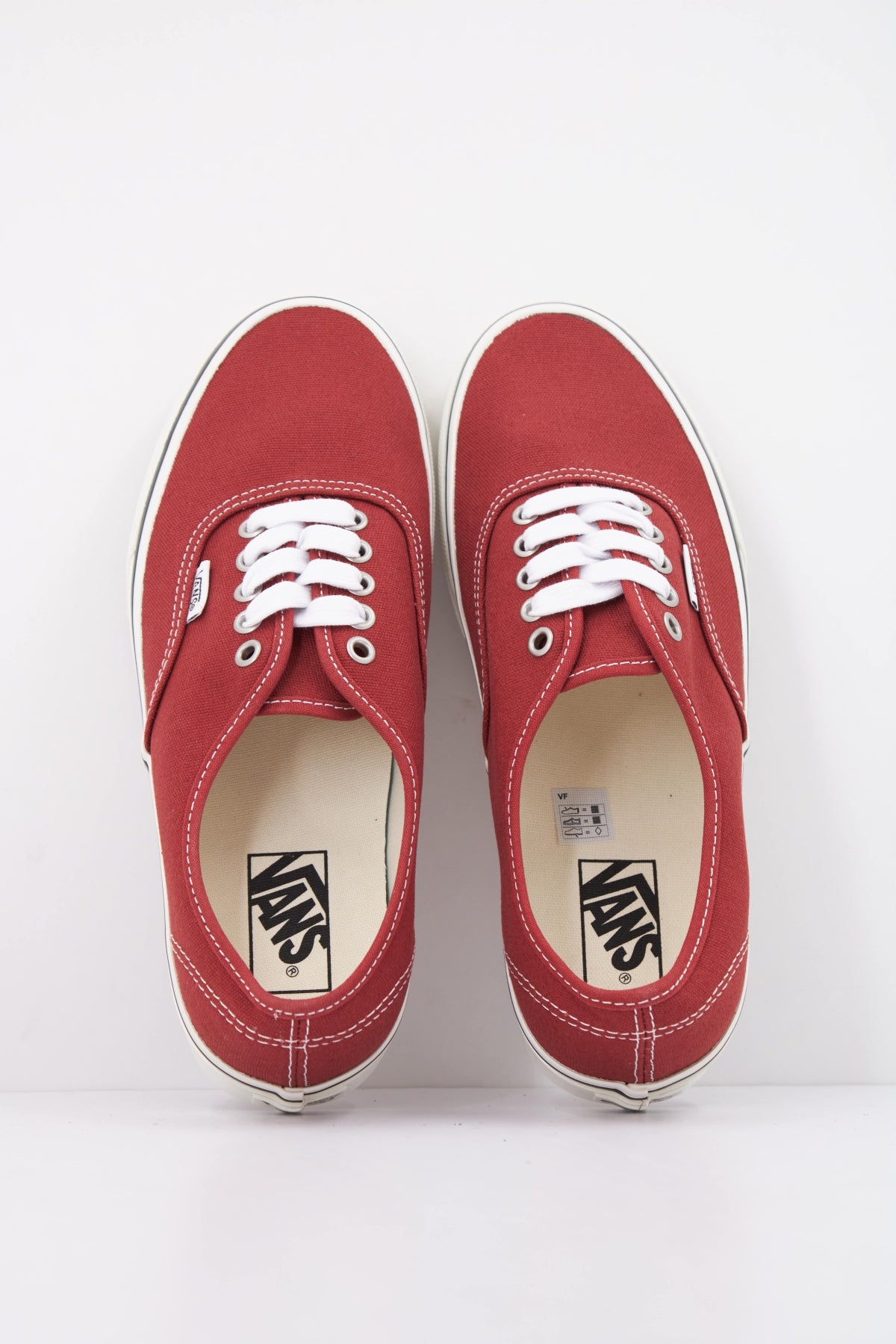 VANS VNZGWR AUTHENTIC en color ROJO (3)