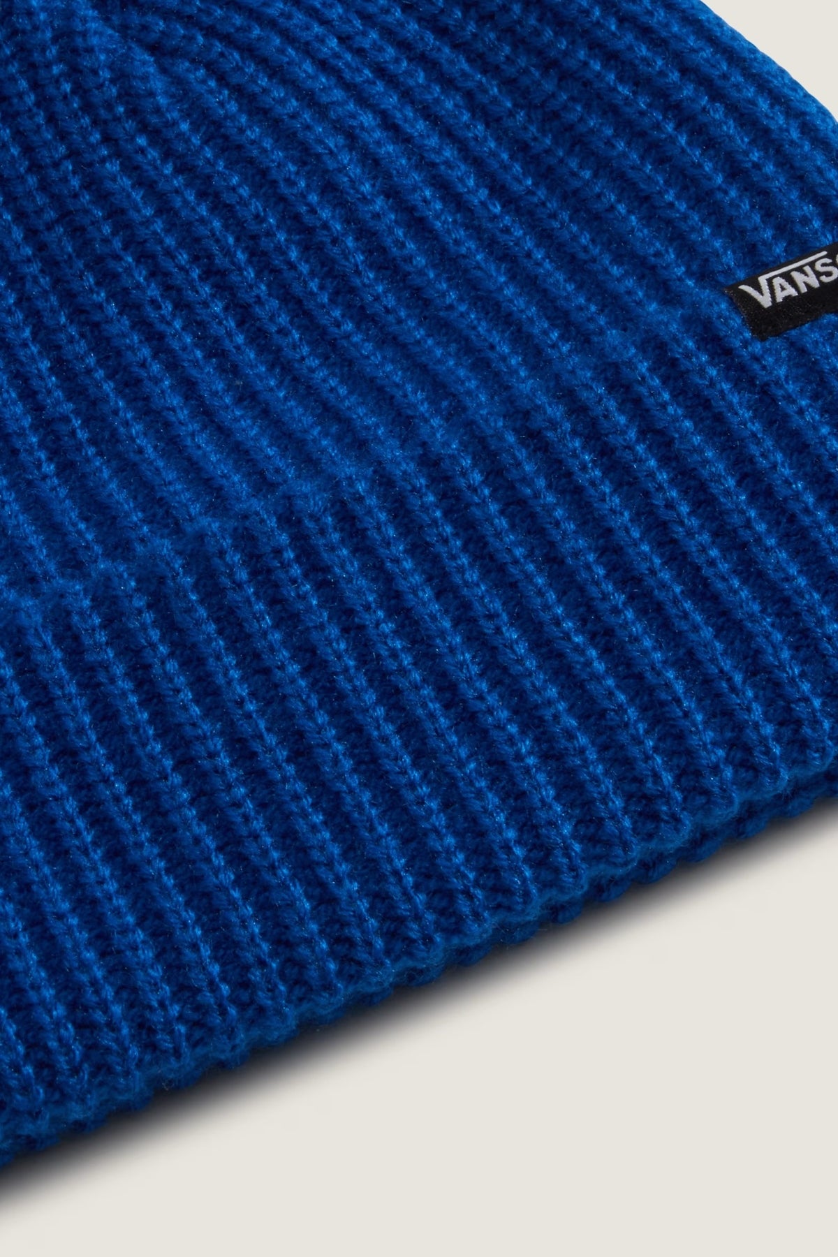 VANS VNQGZ CORE BASIC CUFF BEANIE en color AZUL (3)