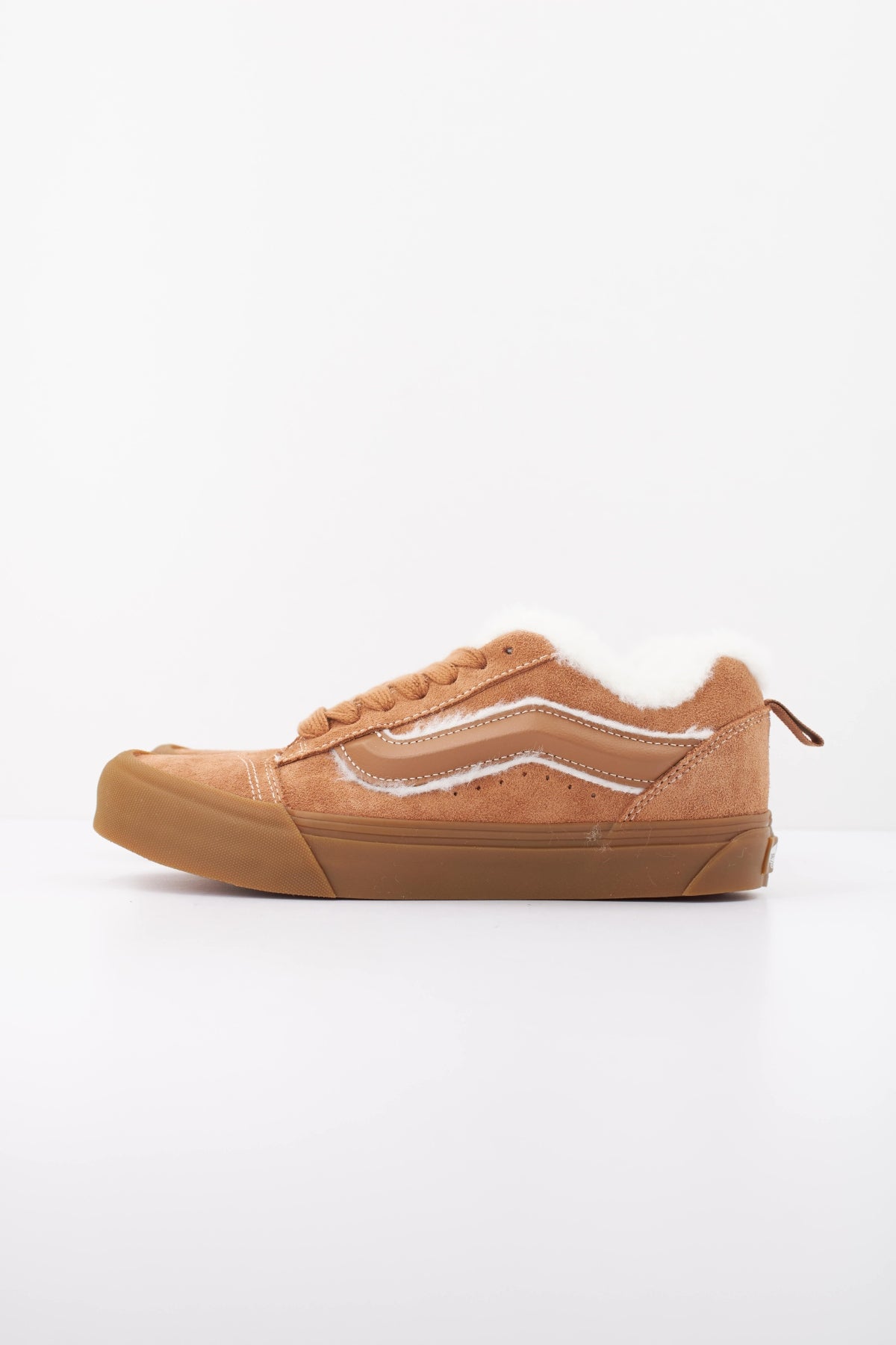 VANS VNEXGWT KNU SKOOL COZY MBRWN en color MARRON CLARO (1)