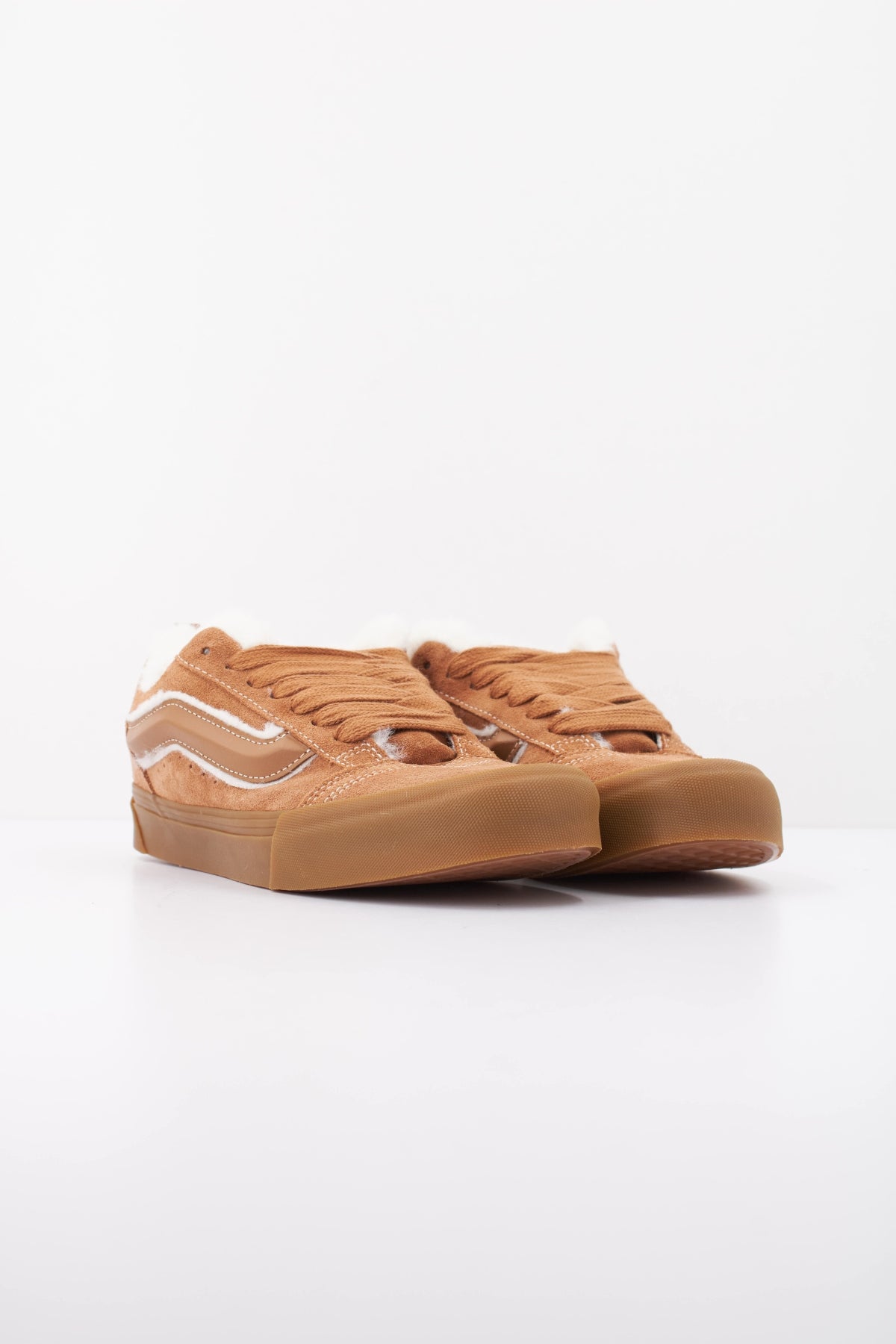 VANS VNEXGWT KNU SKOOL COZY MBRWN en color MARRON CLARO (2)