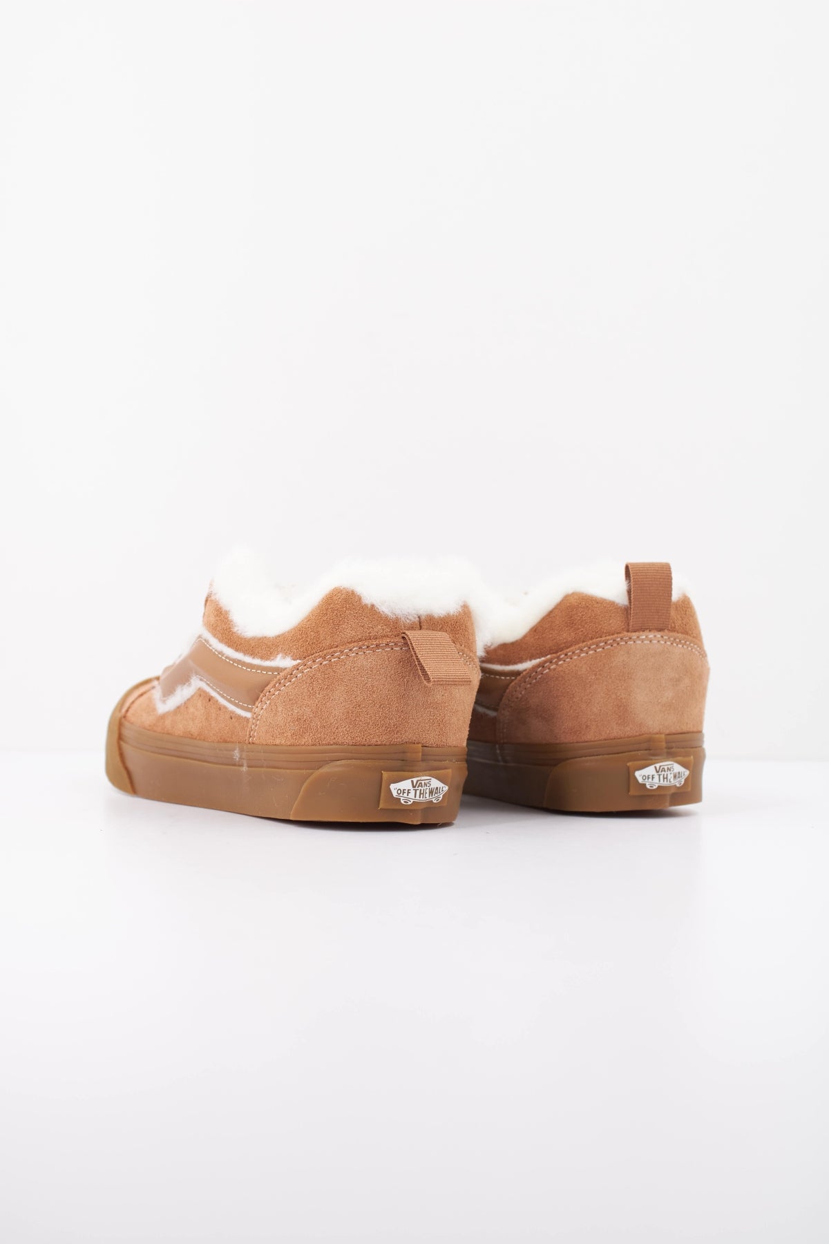 VANS VNEXGWT KNU SKOOL COZY MBRWN en color MARRON CLARO (4)