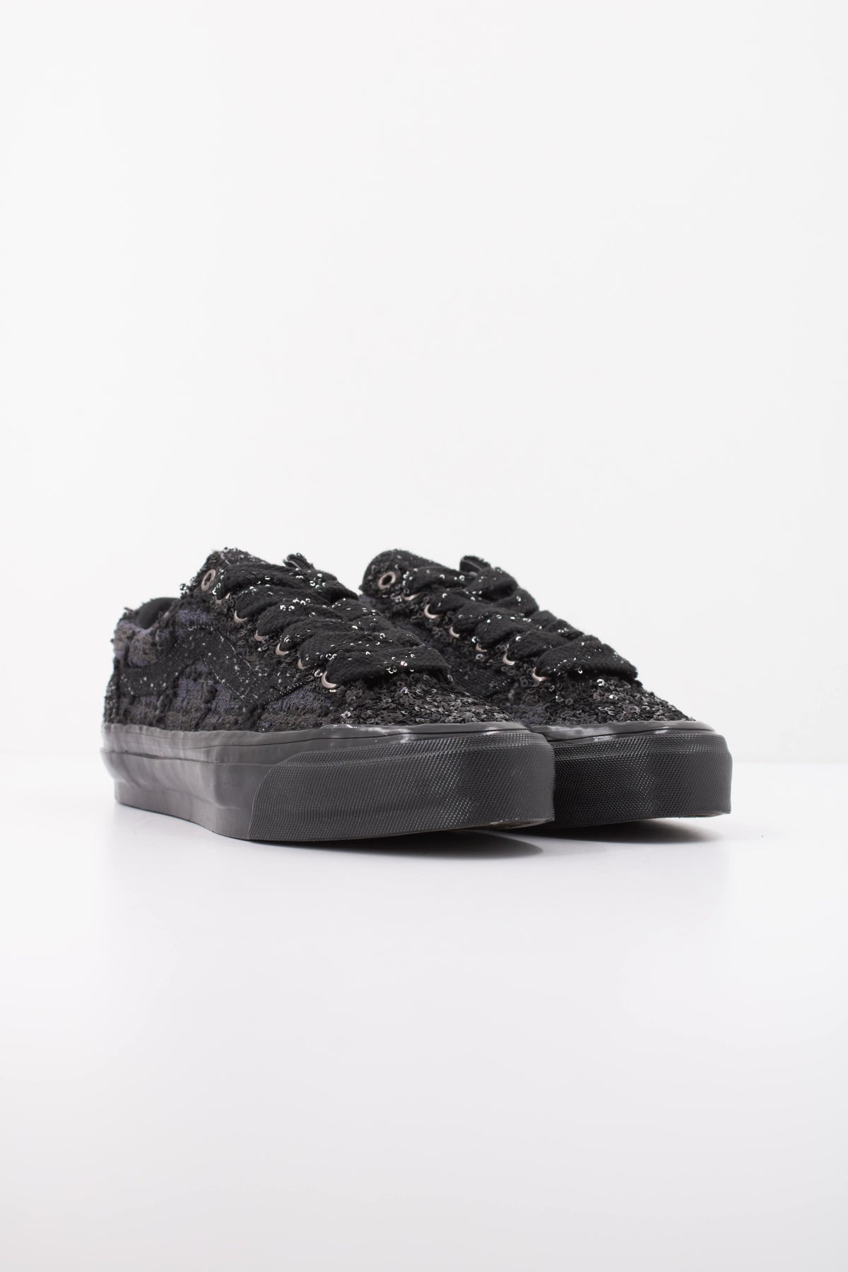 VANS VNEHDBKA LX OLD SKOOL FUZZ en color NEGRO (2)