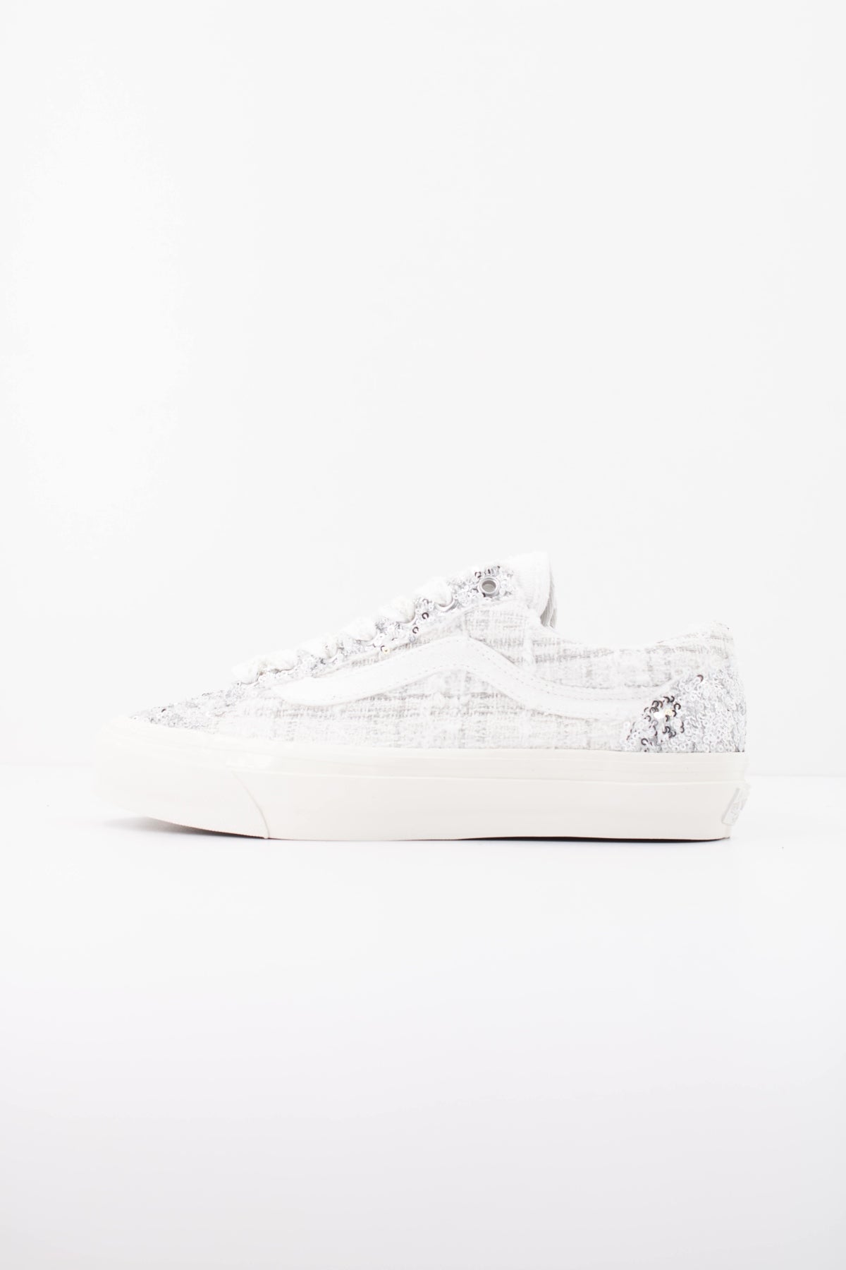 VANS VNEHDCJA LX OLD SKOOL FUZZ en color BLANCO (1)