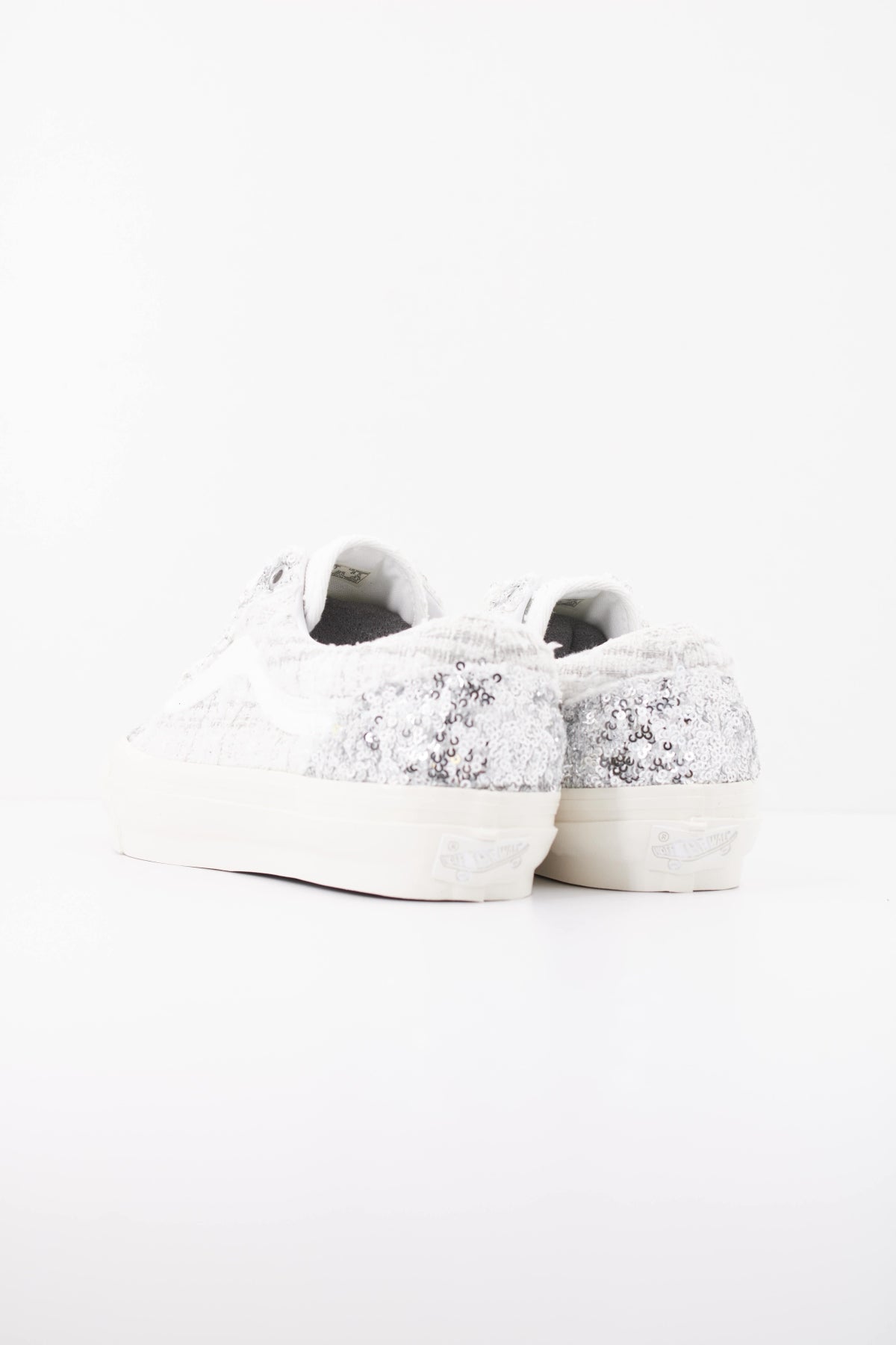 VANS VNEHDCJA LX OLD SKOOL FUZZ en color BLANCO (4)