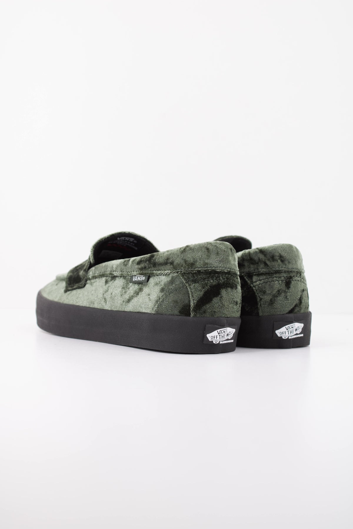 VANS VNZQTD SKATE LOAFER VLVT en color VERDE (4)