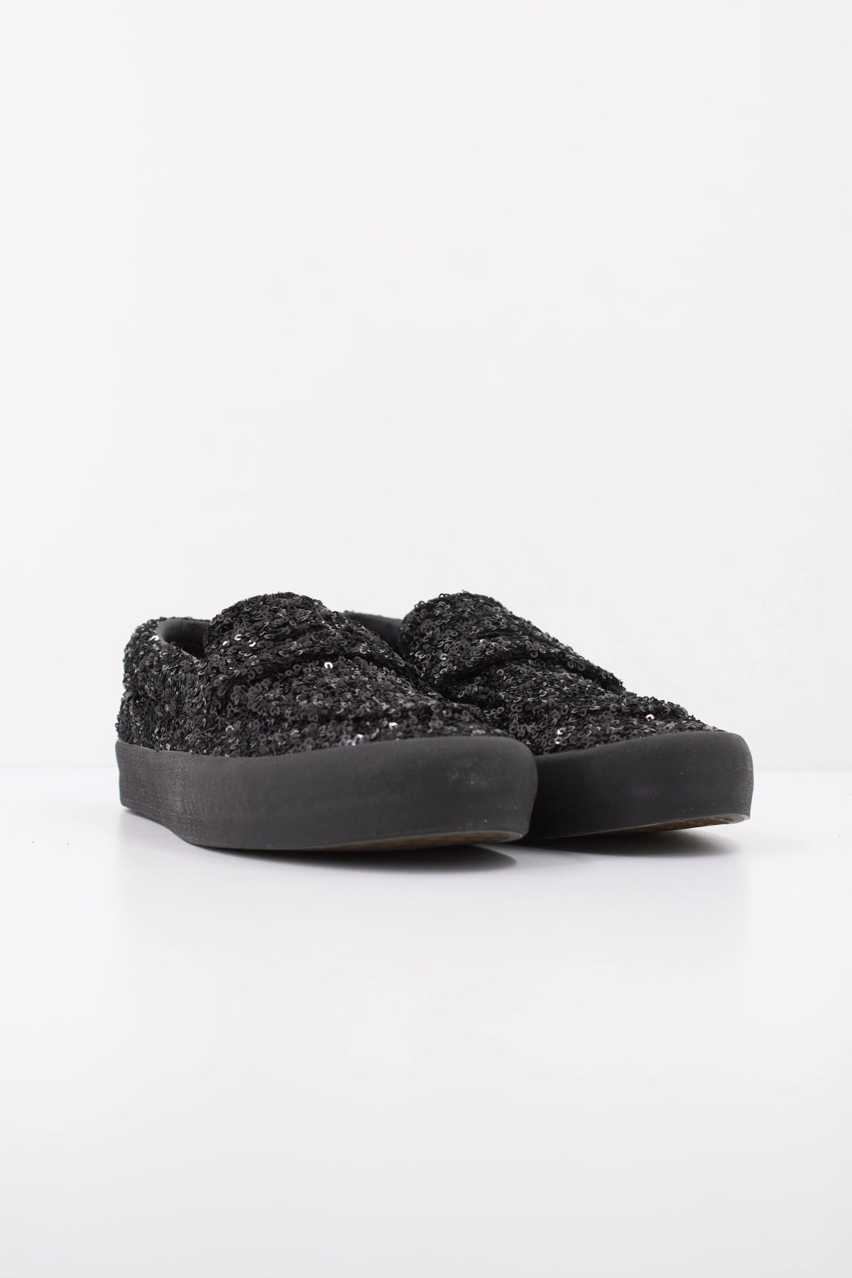 VANS VNZBLK en color NEGRO (2)