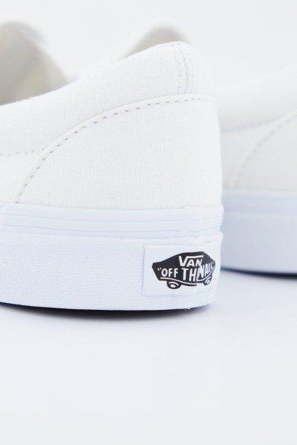 VANS UA CLASSIC SLIP-ON en color BLANCO (4)