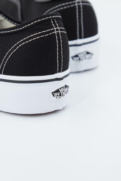 VANS UA AUTHENTIC PLATFOR BLAC en color NEGRO (4)