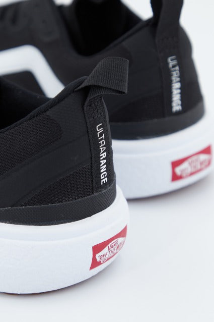 VANS ULTRARANGE EXO en color NEGRO (4)