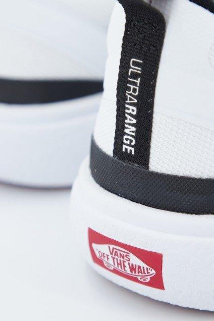 VANS UA ULTRARANGE EXO en color BLANCO (3)
