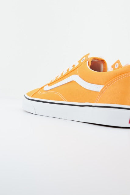 VANS UA OLD SKOOL en color NARANJA (4)