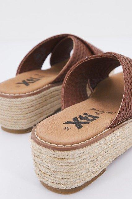 XTI X en color MARRON (3)