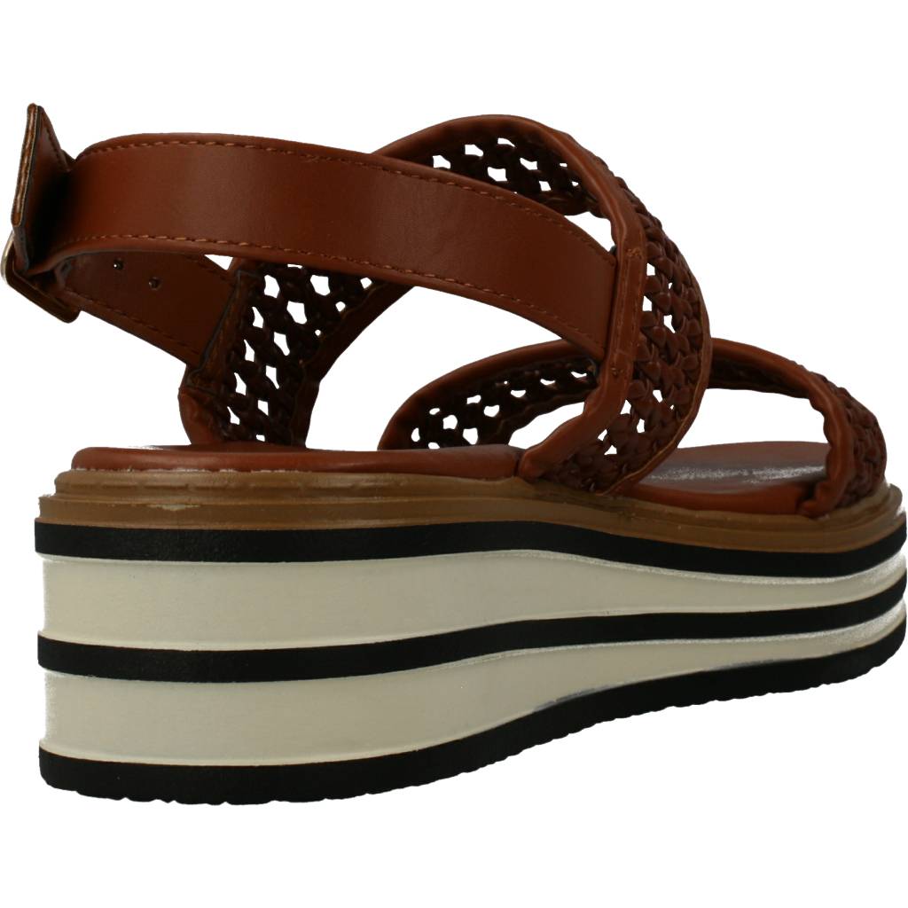 XTI X en color MARRON (3)