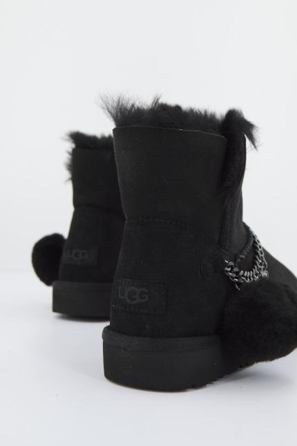 UGG Classic UGG Charm Mini en color NEGRO (3)