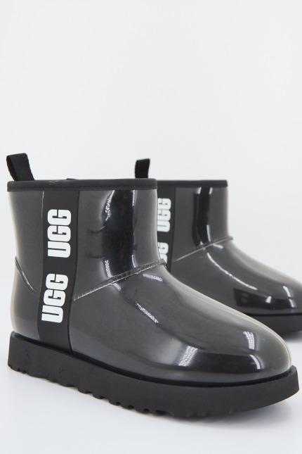 UGG CLASSIC CLEAR MINI en color NEGRO (2)