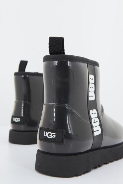 UGG CLASSIC CLEAR MINI en color NEGRO (3)