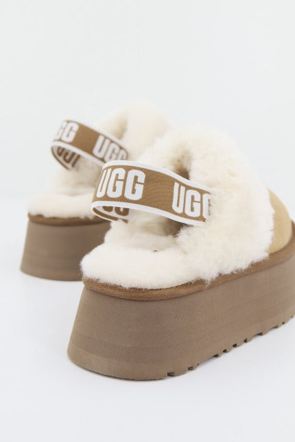 UGG FUNKETTE en color MARRON (3)