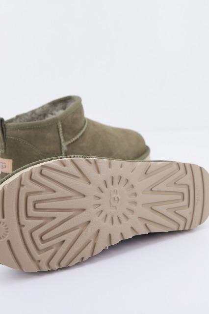 UGG CLASSIC ULTRA MINI en color VERDE (4)