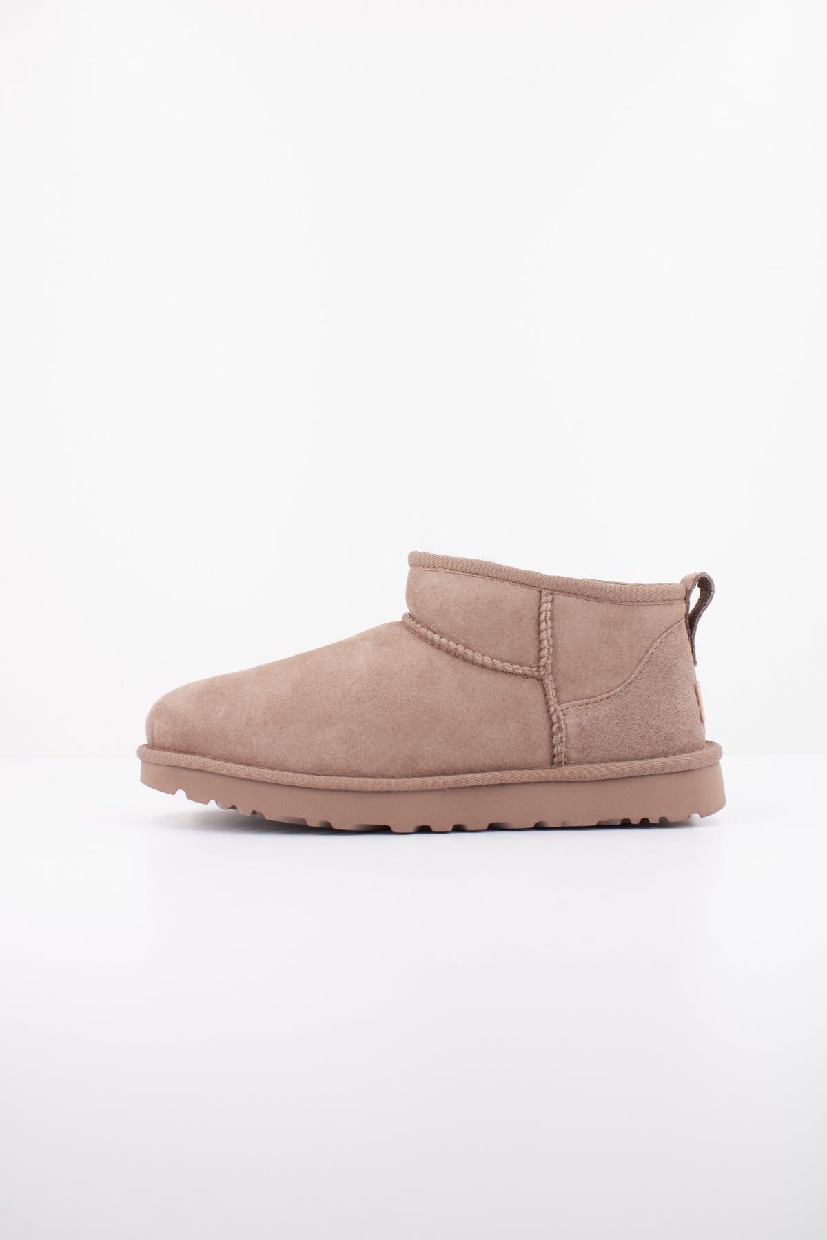 UGG CLASSIC ULTRA MINI en color MARRON (1)