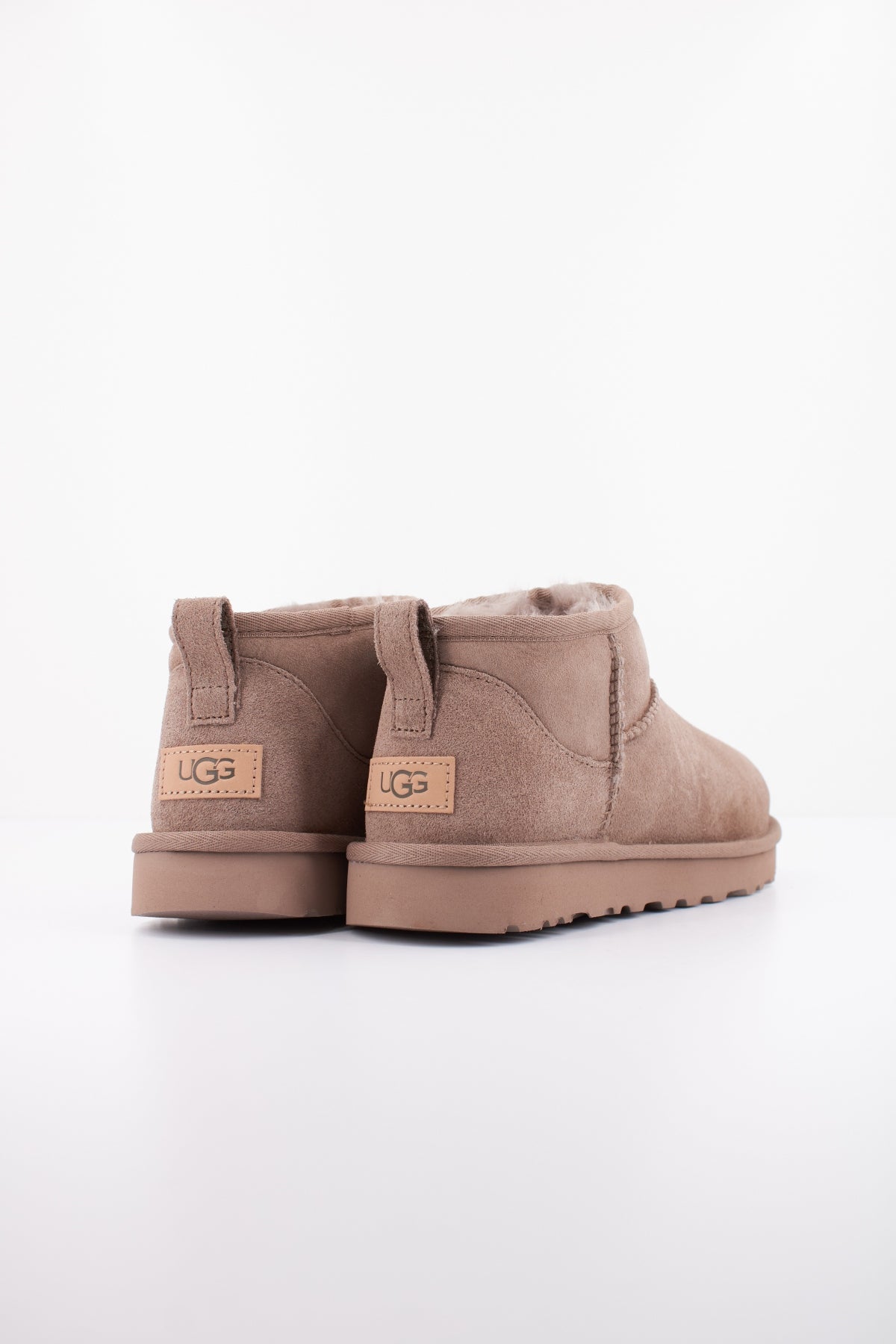 UGG CLASSIC ULTRA MINI en color MARRON (3)