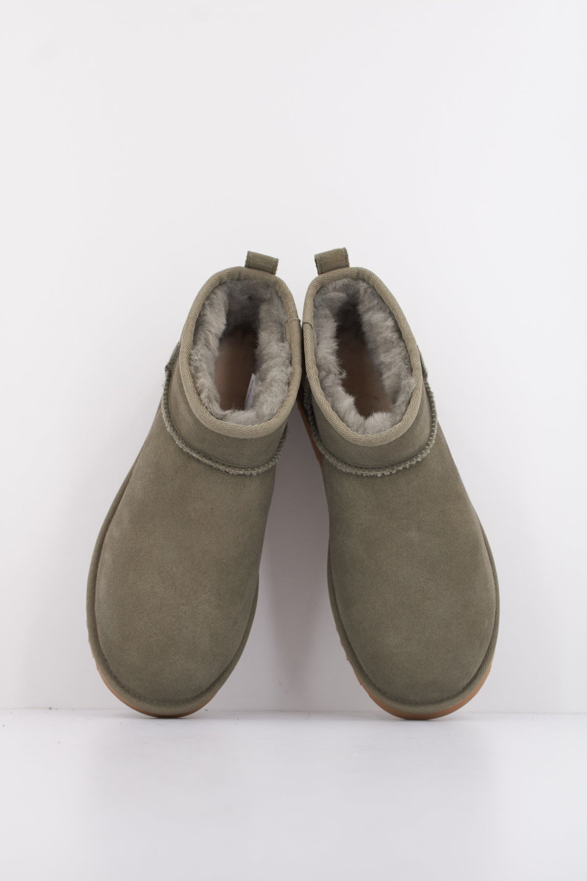 UGG W CLASSIC ULTRA MINI en color VERDE (3)