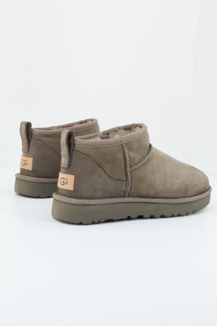 UGG CLASSIC ULTRA MINI en color GRIS (2)