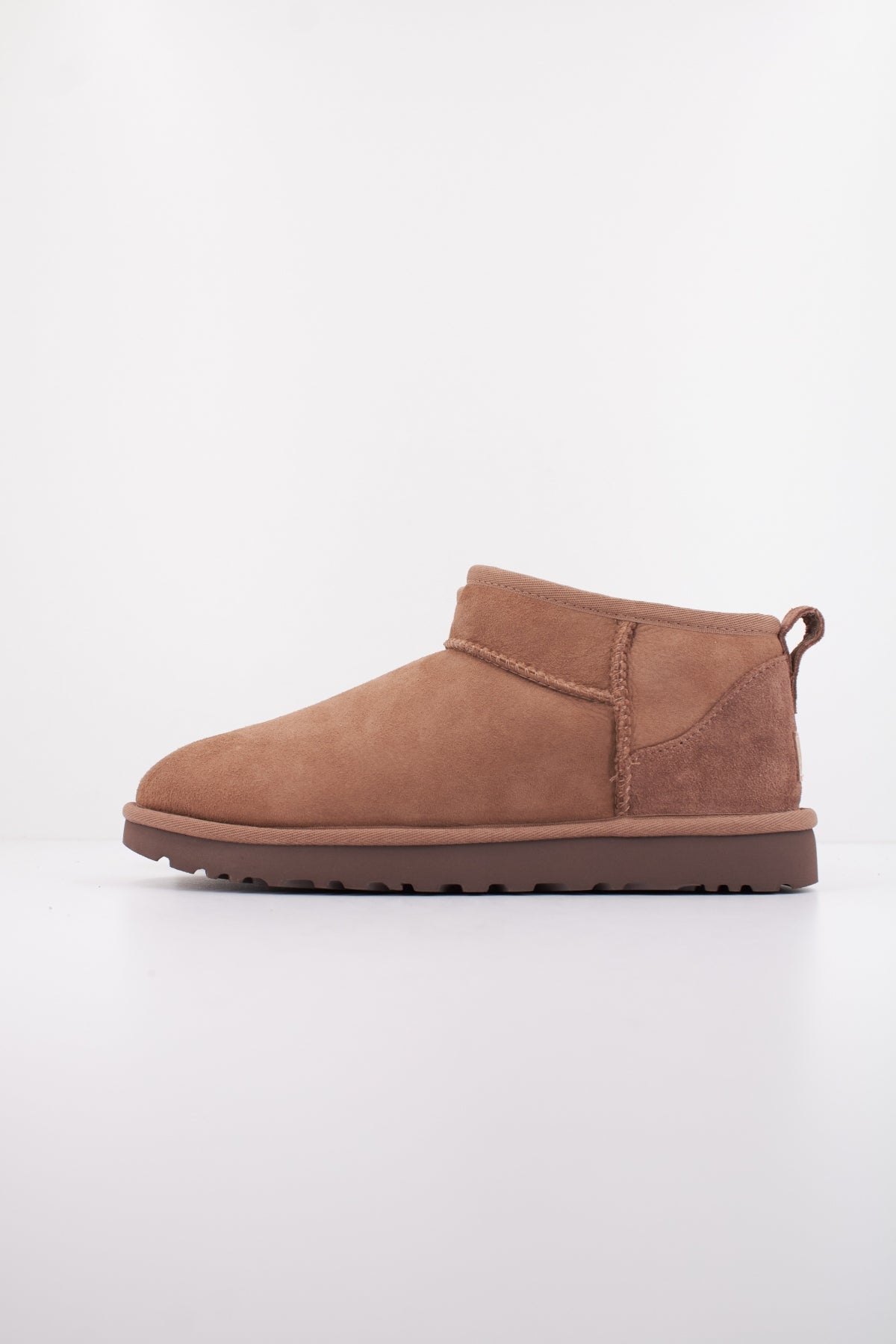 UGG CLASSIC ULTRA MINI en color MARRON (1)