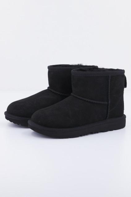 UGG K CLASSIC MINI II en color NEGRO (2)