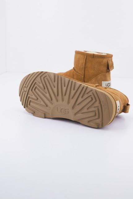 UGG K CLASSIC MINI II en color MARRON (4)