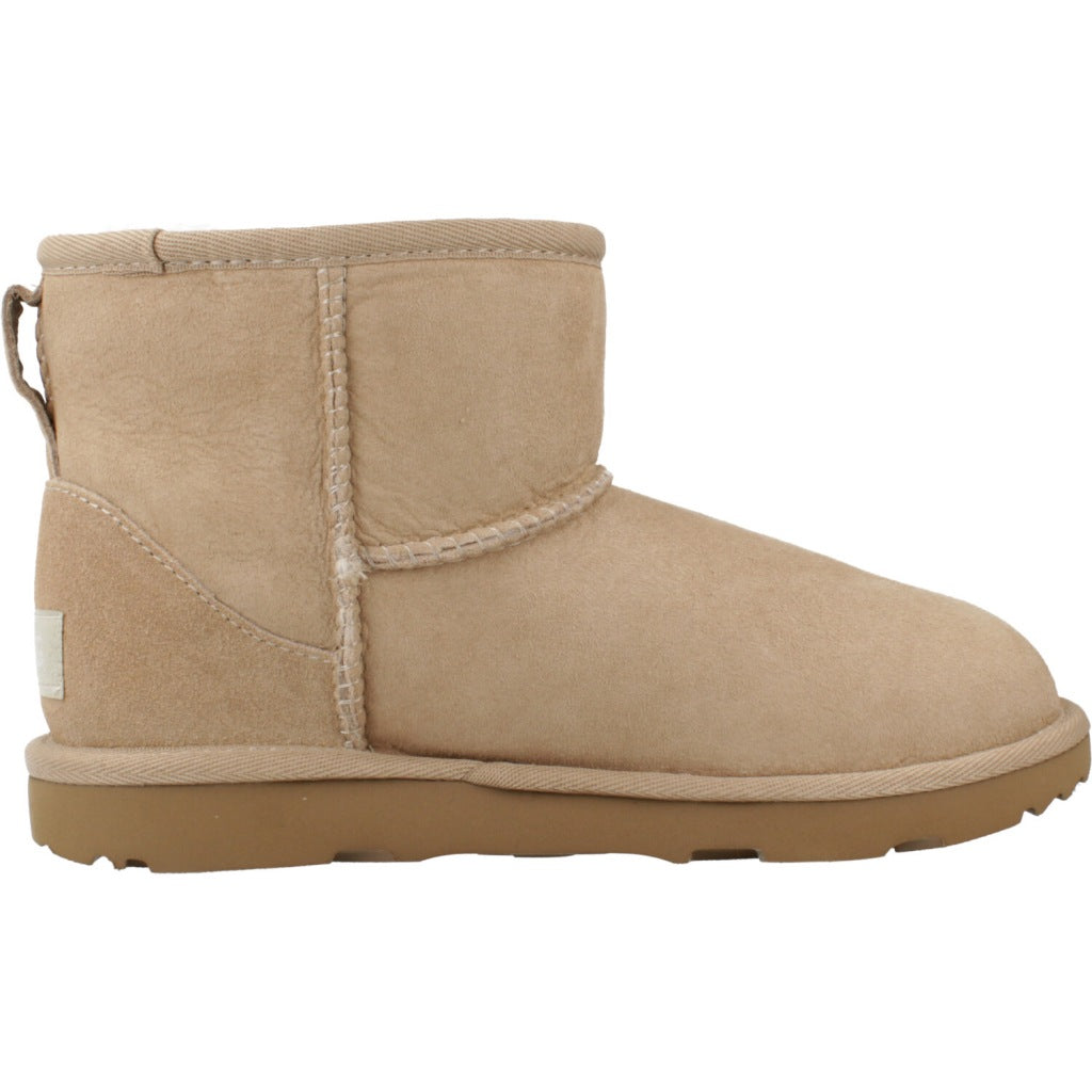 UGG K CLASSIC MINI II en color BEIS (4)