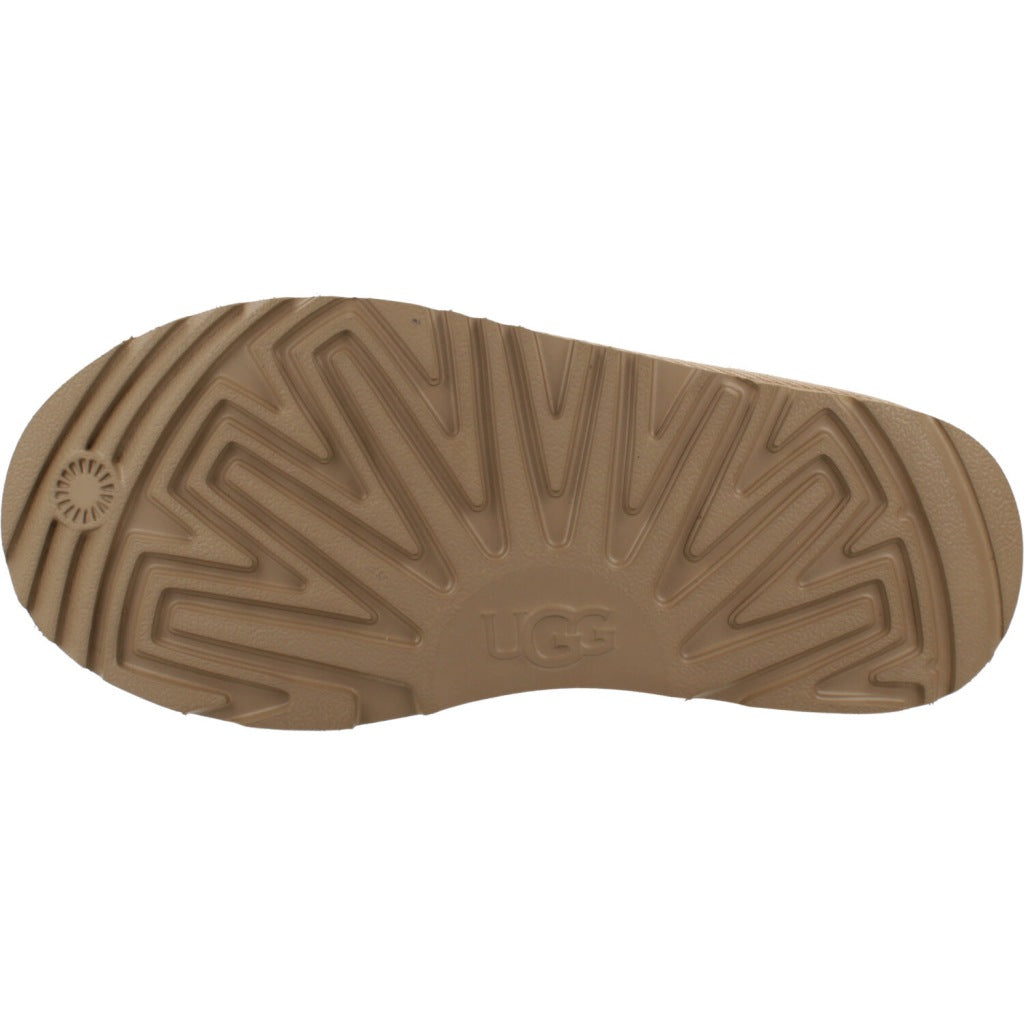 UGG K CLASSIC MINI II en color BEIS (6)