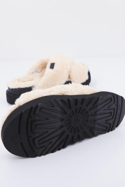 UGG W FUZZ SUGAR CROSS SLIDE en color BEIS (4)