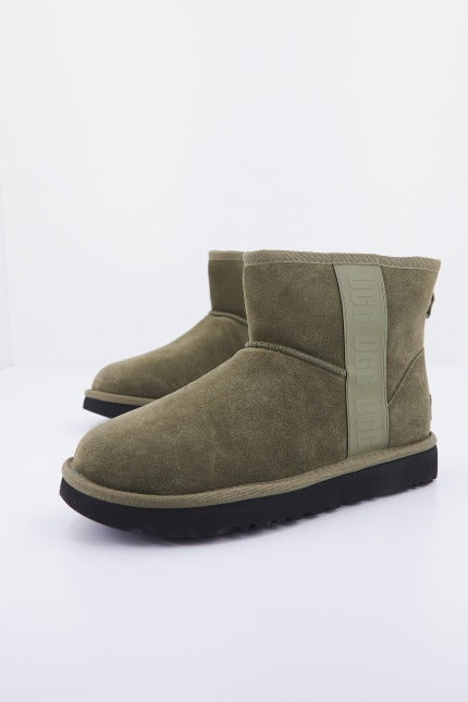 UGG CLASSIC MINI SIDE LOGO en color VERDE (1)