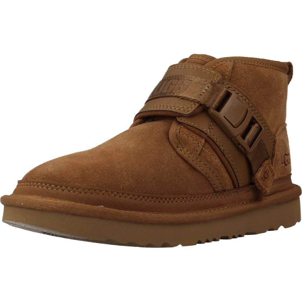 UGG NEUMEL SNAPBACK en color MARRON (1)