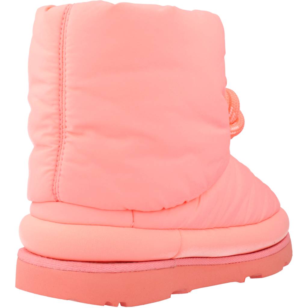 UGG CLASSIC MAXI SHORT en color ROSA (3)