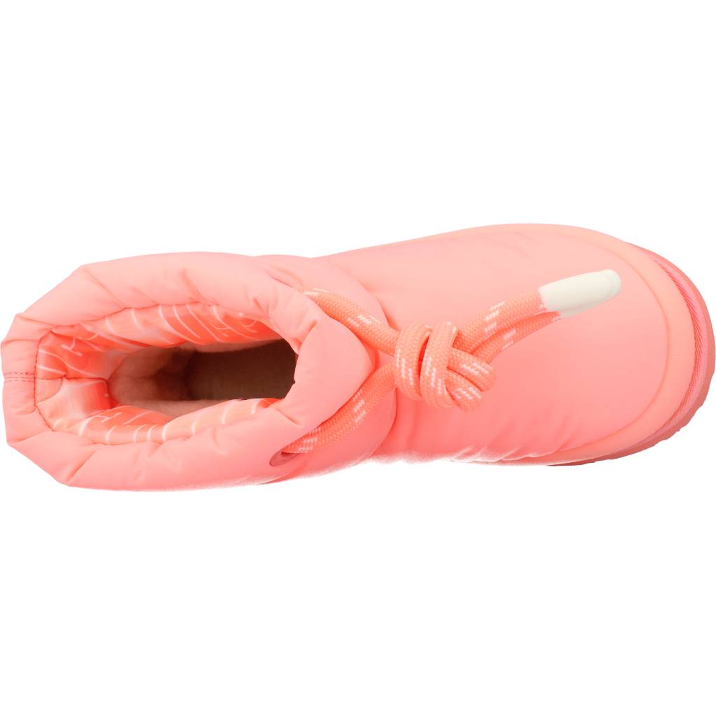UGG CLASSIC MAXI SHORT en color ROSA (7)
