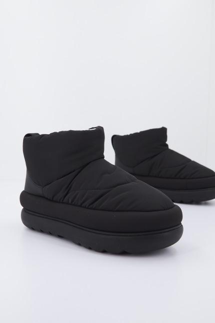 UGG CLASSIC MAXI MINI en color NEGRO (1)