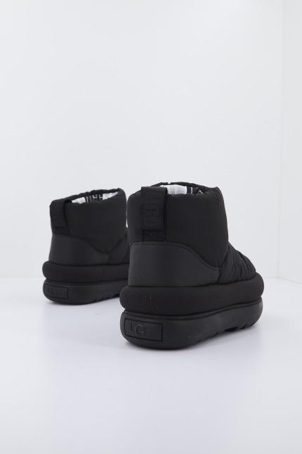 UGG CLASSIC MAXI MINI en color NEGRO (3)