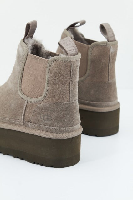 UGG W NEUMEL PLATFORM CHELSEA en color GRIS (4)