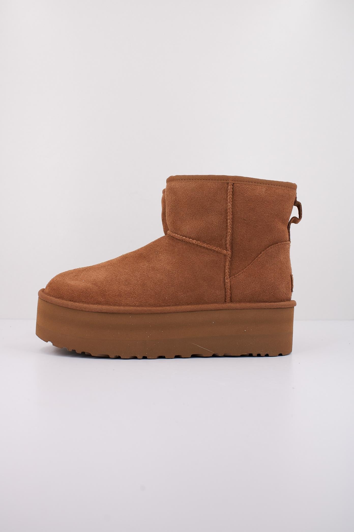 UGG W CLASSIC MINI PLATFORM en color MARRON CLARO (1)