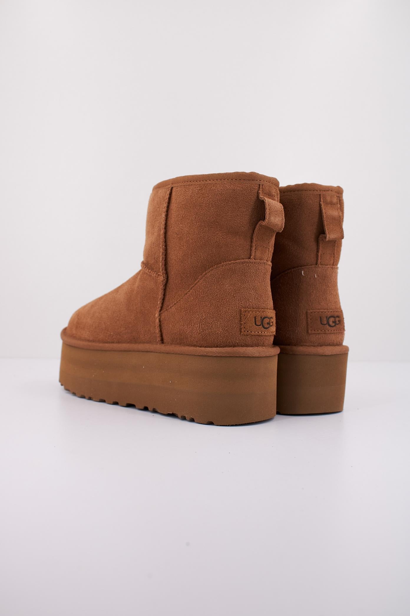 UGG W CLASSIC MINI PLATFORM en color MARRON CLARO (4)