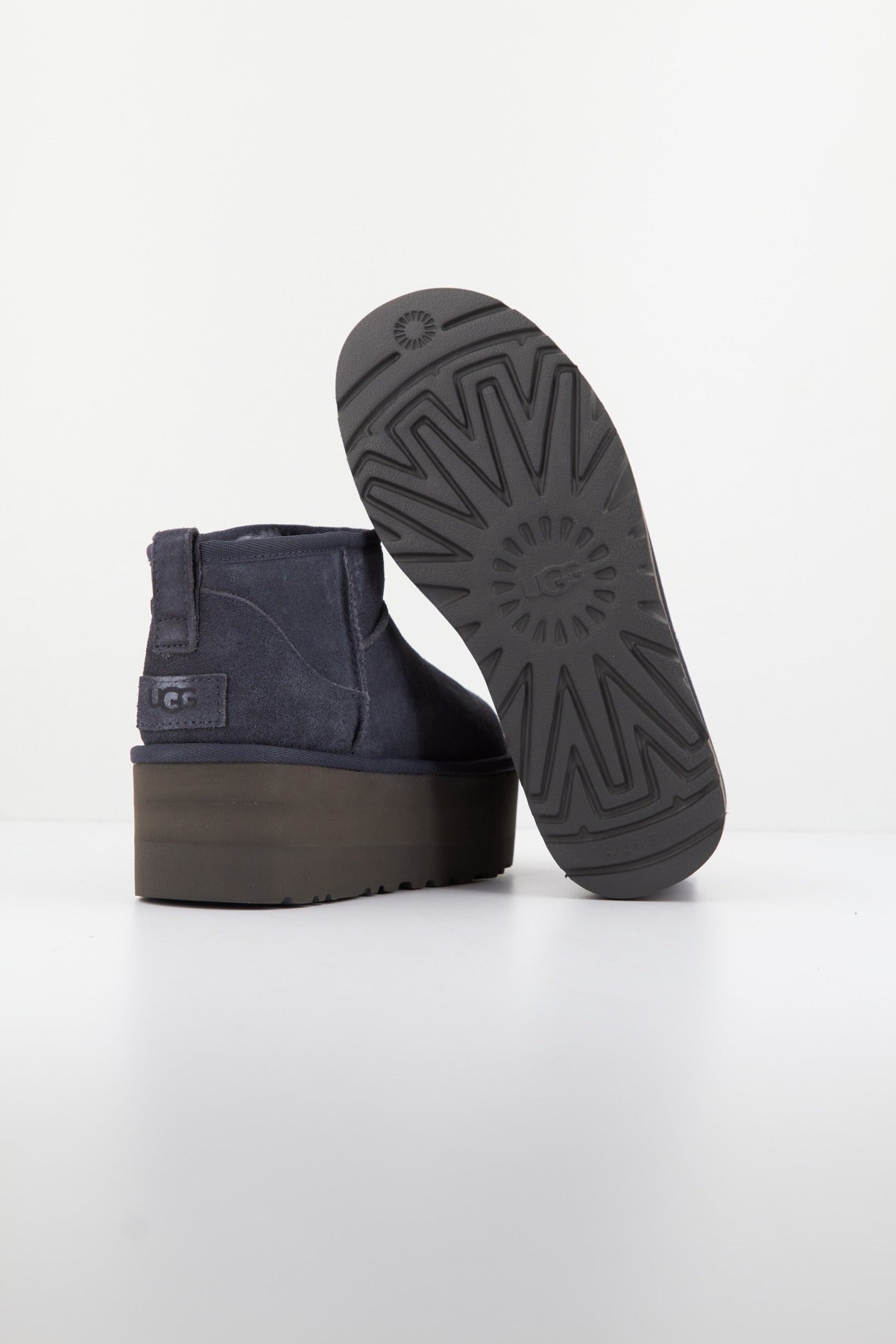 UGG W CLASSIC ULTRA MINI PLATFORM en color AZUL (4)