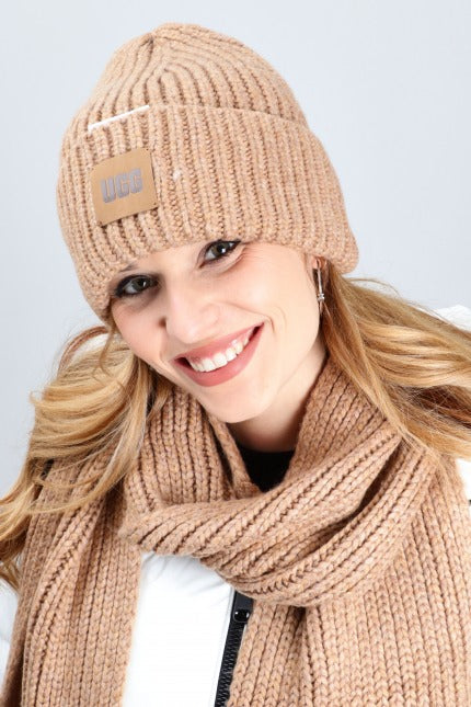 UGG CHUNKY RIB KNIT SCARF en color MARRON (5)
