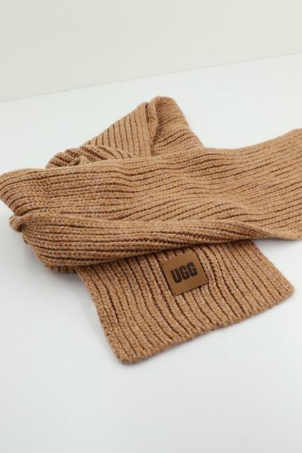 UGG CHUNKY RIB KNIT en color MARRON (3)